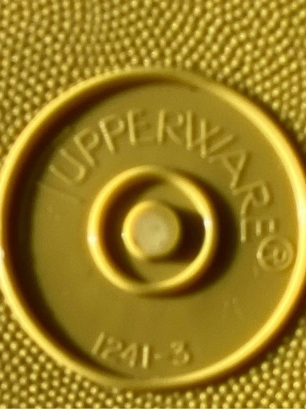 Vintage Tupperware Square Cake Taker/Saver #1241 Sheer Lid Harvest Gold Base